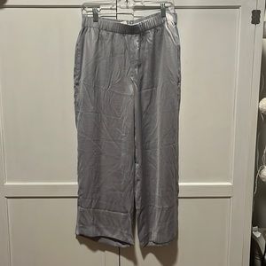 Chico’s Grey Wide Legged Ankle Pant NWT